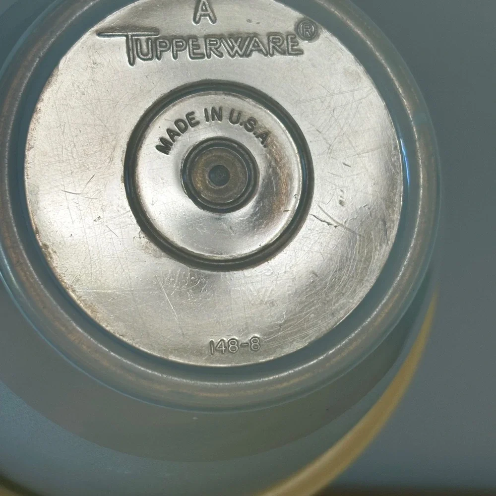 Tupperware‎ Wonderlier Bowl 148-8 Harvest Yellow Seal Frosted Clear Small Good